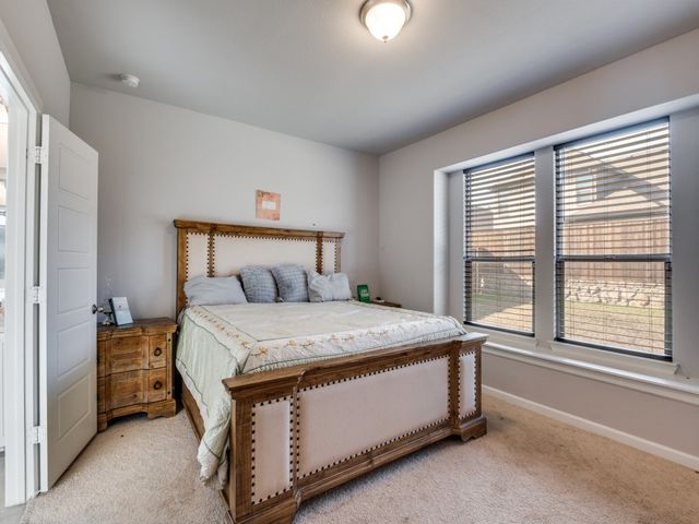 635 Congressional Avenue, Red Oak, TX 75154