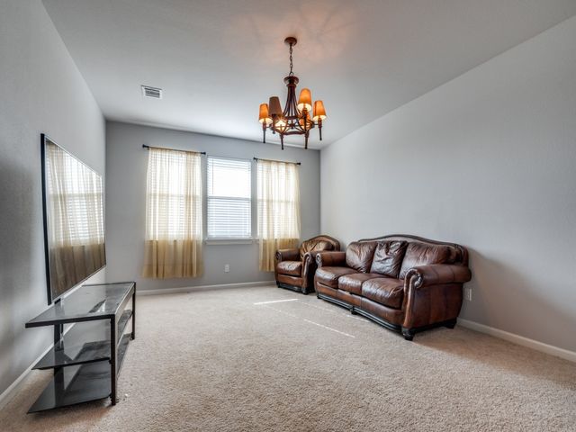 635 Congressional Avenue, Red Oak, TX 75154