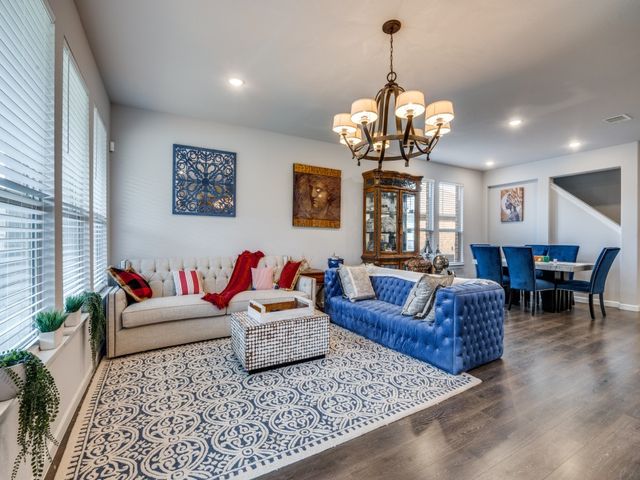 635 Congressional Avenue, Red Oak, TX 75154