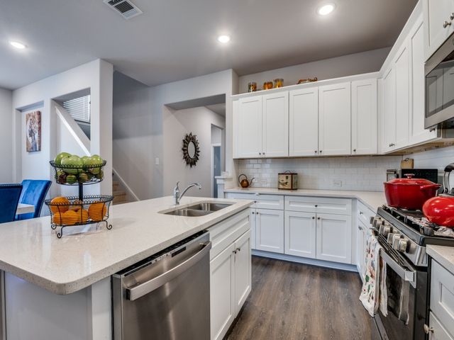 635 Congressional Avenue, Red Oak, TX 75154