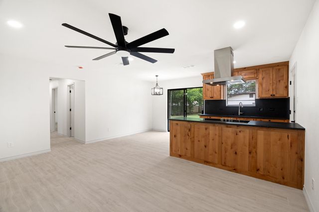 103 N Summit Street, Red Oak, TX 75154