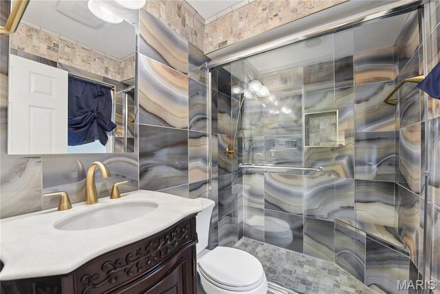 13028 Ambois Drive, Creve Coeur, MO 63141