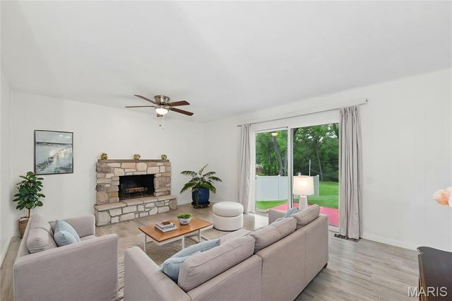13028 Ambois Drive, Creve Coeur, MO 63141