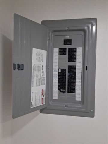 9800 Sunrise Lakes Boulevard 109, Sunrise, FL 33322