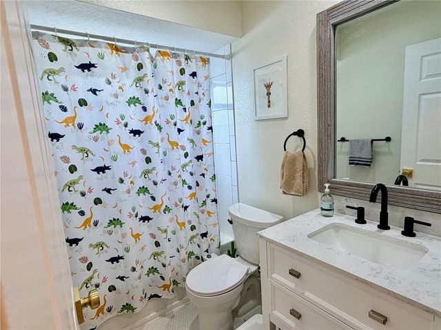 6073 TANGLEWOOD DRIVE NE, St Petersburg, FL 33703