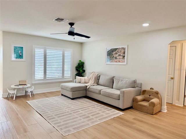 6073 TANGLEWOOD DRIVE NE, St Petersburg, FL 33703