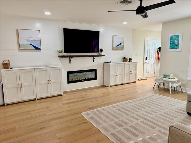 6073 TANGLEWOOD DRIVE NE, St Petersburg, FL 33703