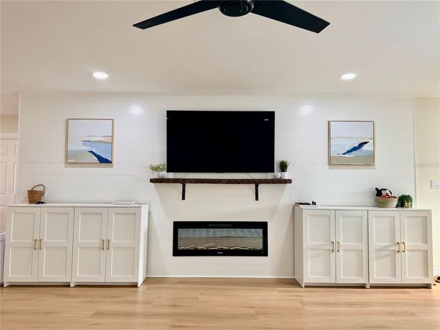 6073 TANGLEWOOD DRIVE NE, St Petersburg, FL 33703