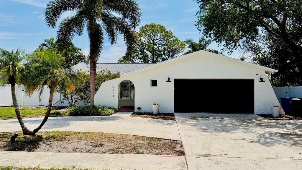 6073 TANGLEWOOD DRIVE NE, St Petersburg, FL 33703
