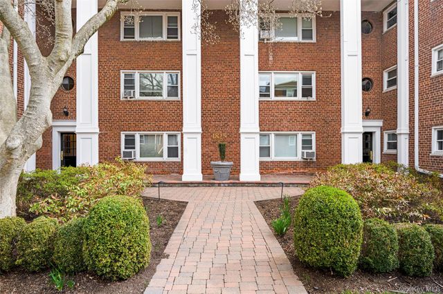 1825 Palmer Avenue 2D, Larchmont, NY 10538