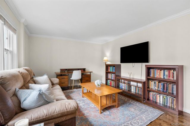 1825 Palmer Avenue 2D, Larchmont, NY 10538