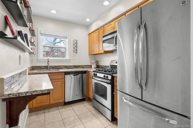 1825 Palmer Avenue 2D, Larchmont, NY 10538