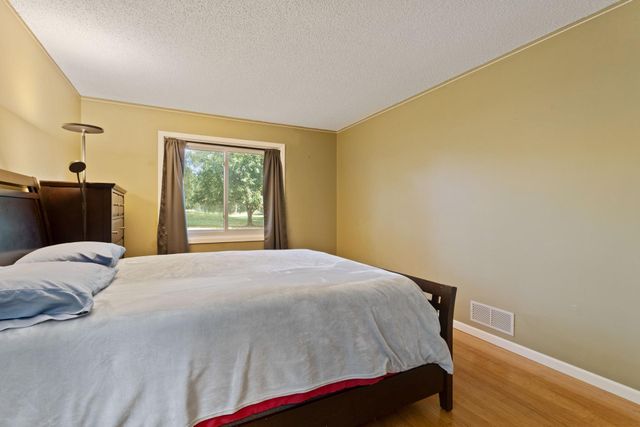 4334 Evergreen Drive, Vadnais Heights, MN 55127