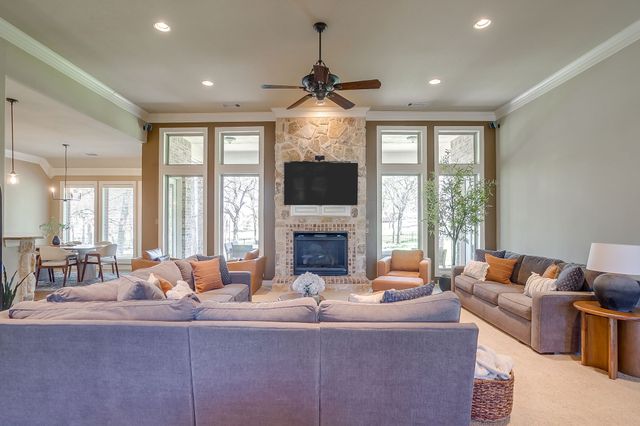 542 S Sugartree Drive, Lipan, TX 76462