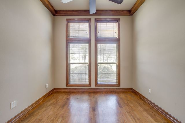 542 S Sugartree Drive, Lipan, TX 76462