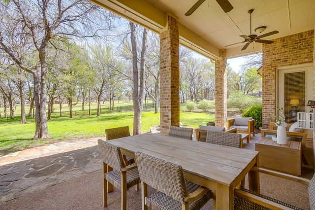542 S Sugartree Drive, Lipan, TX 76462