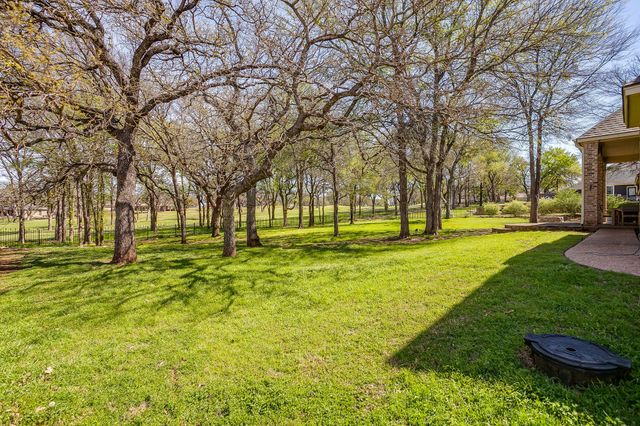 542 S Sugartree Drive, Lipan, TX 76462