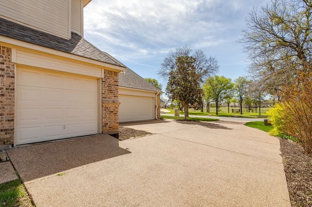 542 S Sugartree Drive, Lipan, TX 76462