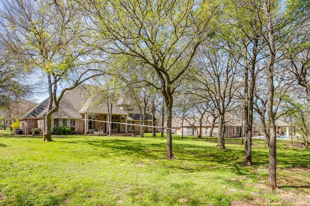 542 S Sugartree Drive, Lipan, TX 76462