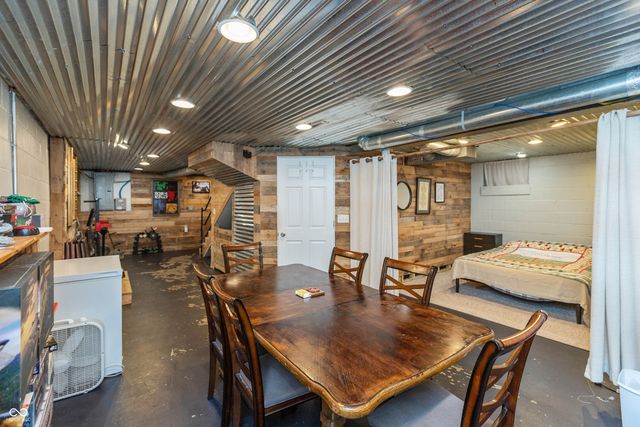 1623 Lawton Avenue, Columbus, IN 47201