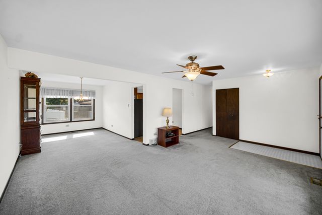 16653 Parliament Avenue, Tinley Park, IL 60477
