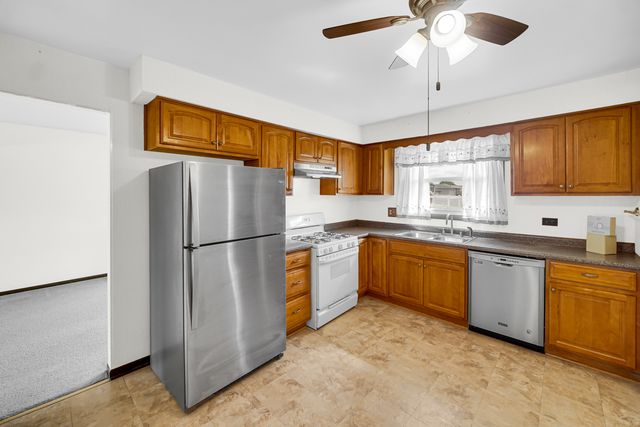 16653 Parliament Avenue, Tinley Park, IL 60477