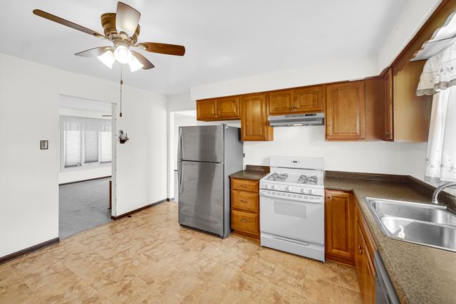 16653 Parliament Avenue, Tinley Park, IL 60477