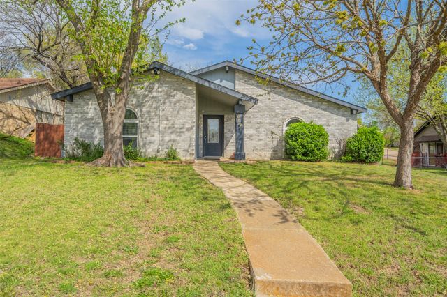 635 Southwood Court, Duncanville, TX 75137
