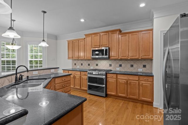 561 Keystone Court NW, Concord, NC 28027