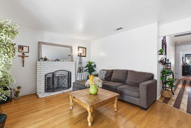 1705 Scott Ave, Modesto, CA 95350