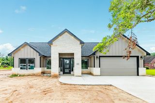 309 Highland Park, Clute, TX 77531