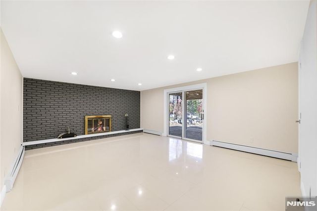 70 Kinderkamack Road, Woodcliff Lake, NJ 07677