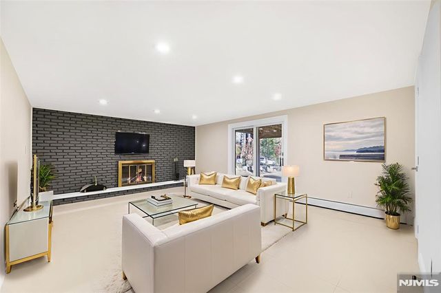 70 Kinderkamack Road, Woodcliff Lake, NJ 07677