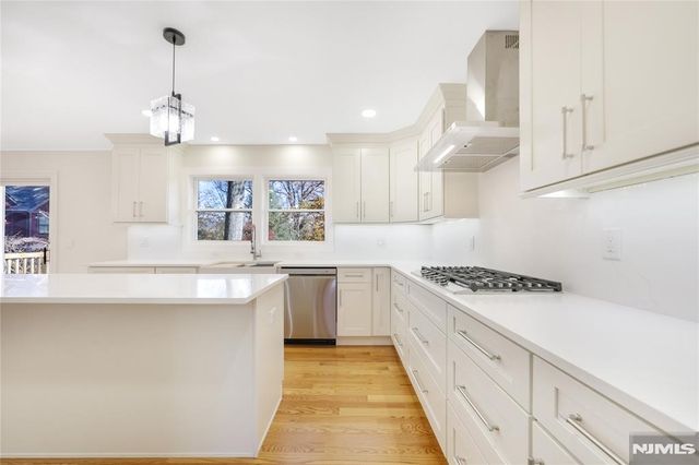 70 Kinderkamack Road, Woodcliff Lake, NJ 07677