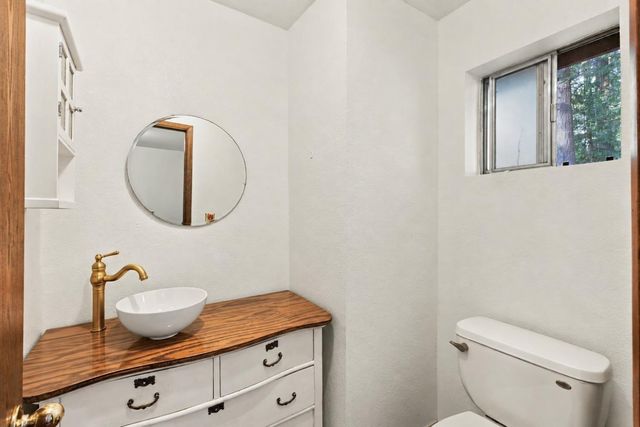 6940 Pony Express, Pollock Pines, CA 95726