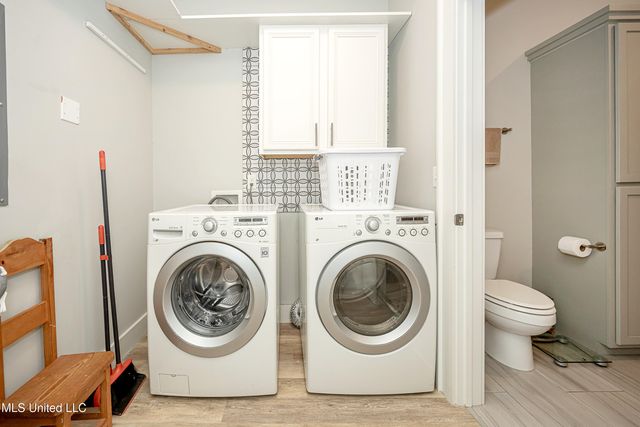 2501 Bienville Boulevard, 417, Ocean Springs, MS 39564