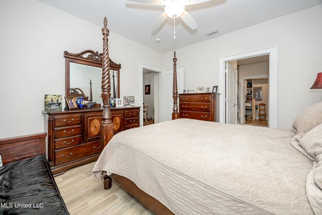 2501 Bienville Boulevard, 417, Ocean Springs, MS 39564