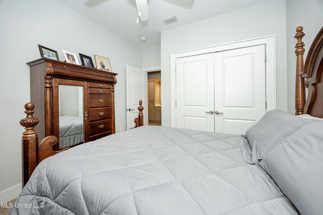 2501 Bienville Boulevard, 417, Ocean Springs, MS 39564