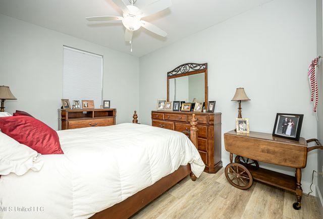 2501 Bienville Boulevard, 417, Ocean Springs, MS 39564