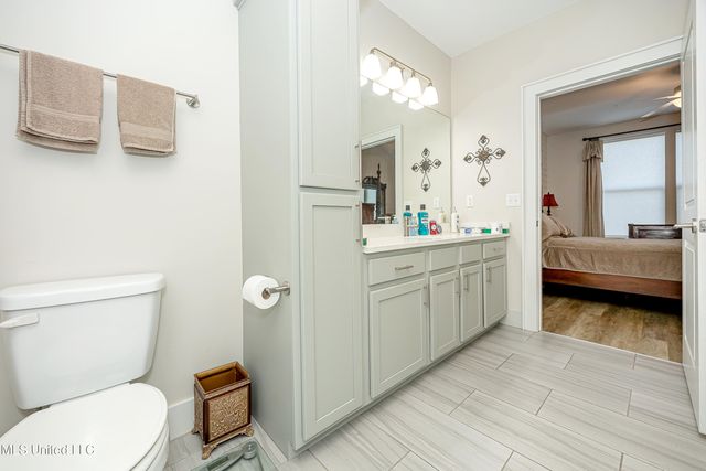 2501 Bienville Boulevard, 417, Ocean Springs, MS 39564