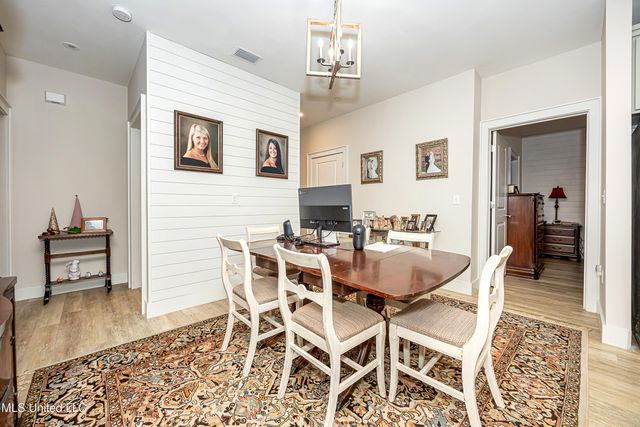 2501 Bienville Boulevard, 417, Ocean Springs, MS 39564