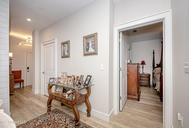 2501 Bienville Boulevard, 417, Ocean Springs, MS 39564