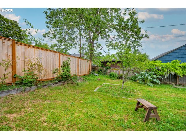3781 KINCAID St, Eugene, OR 97405
