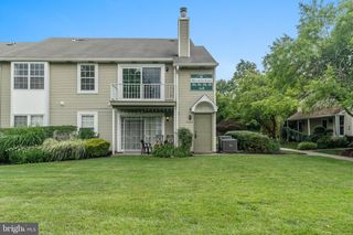 330-B DELANCEY PL, Mount Laurel, NJ 08054