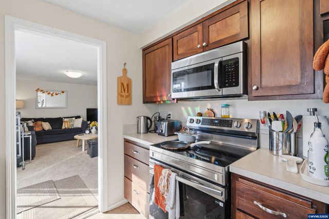 4722 Swegle Rd NE, Salem, OR 97301