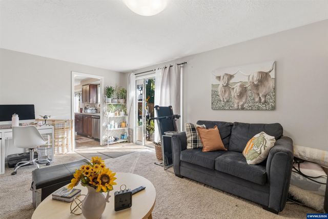 4722 Swegle Rd NE, Salem, OR 97301