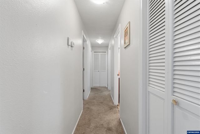 4722 Swegle Rd NE, Salem, OR 97301