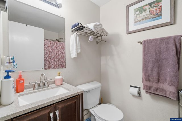 4722 Swegle Rd NE, Salem, OR 97301