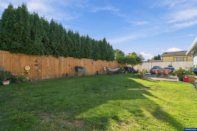 4722 Swegle Rd NE, Salem, OR 97301