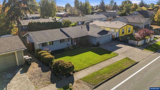 4722 Swegle Rd NE, Salem, OR 97301